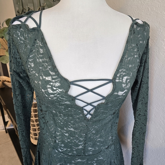 Free People Green V-Neck Fit and Flare Long Sleeve Dress - Picture 3 of 7